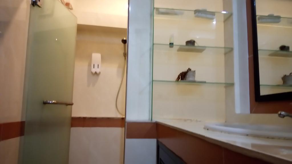 E&G Guest House Bangkok Bagian luar foto